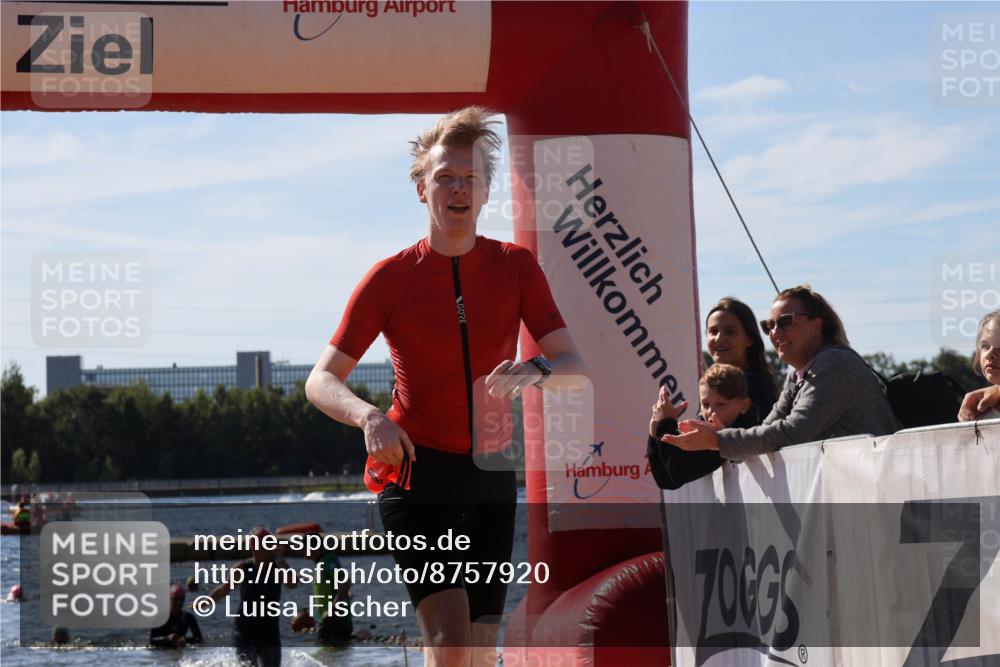 07.09.2025 - 19. Norderstedt Triathlon Luisa Fischer http://msf.ph/oto/8757920 07.09.2025 11:48:36 Schwimmen 808 meine-sportfotos.de