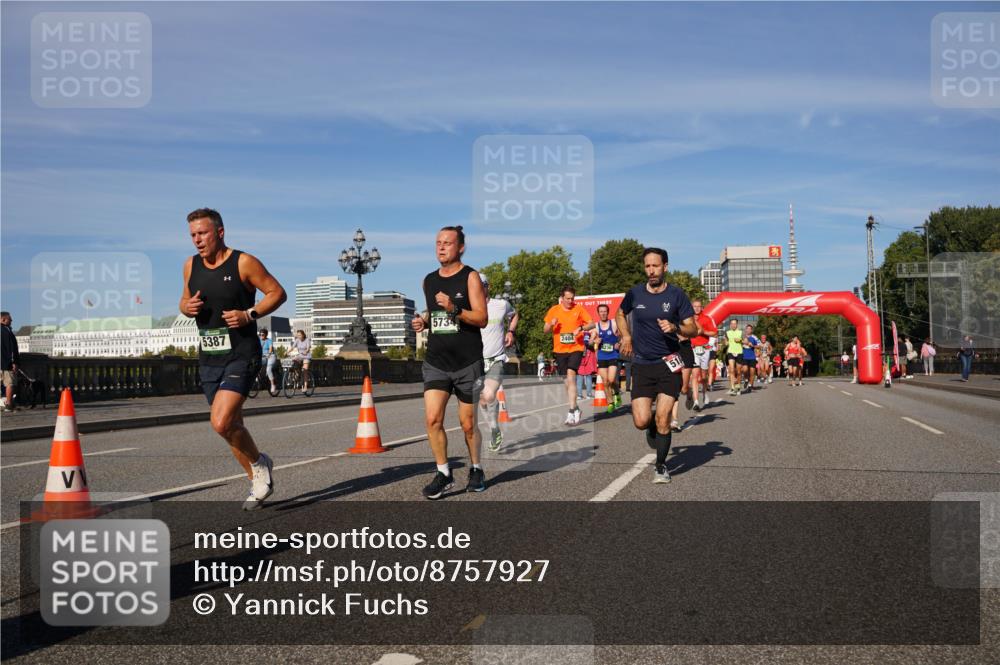 07.09.2025 - BARMER Alsterlauf Yannick Fuchs http://msf.ph/oto/8757927 07.09.2025 09:38:59 Laufen 5387, 5734, 2404, 51 meine-sportfotos.de