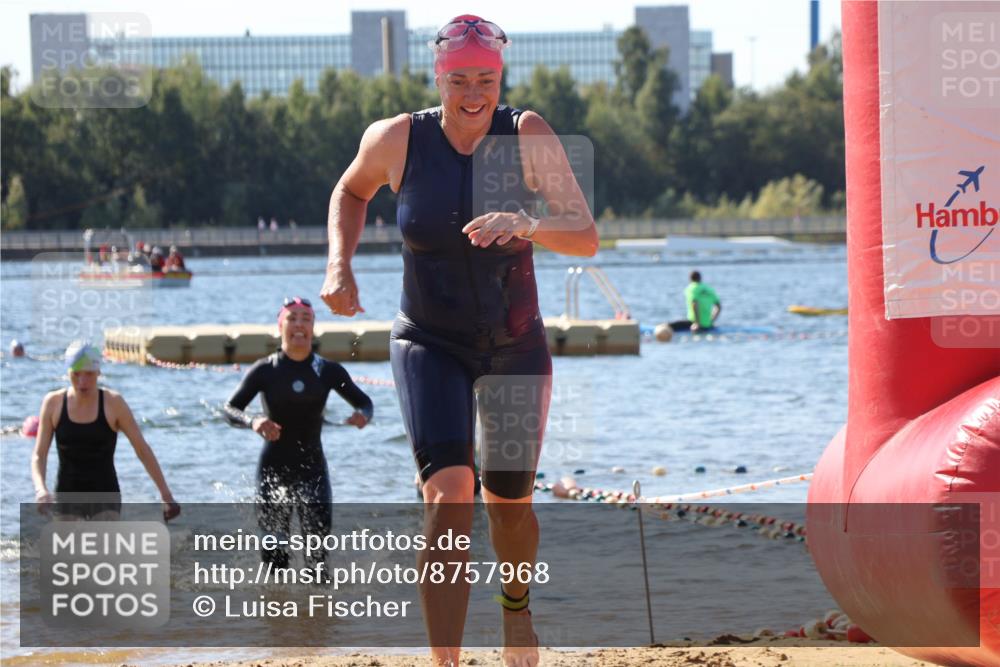 07.09.2025 - 19. Norderstedt Triathlon Luisa Fischer http://msf.ph/oto/8757968 07.09.2025 11:48:42 Schwimmen 767, 808, 1242 meine-sportfotos.de