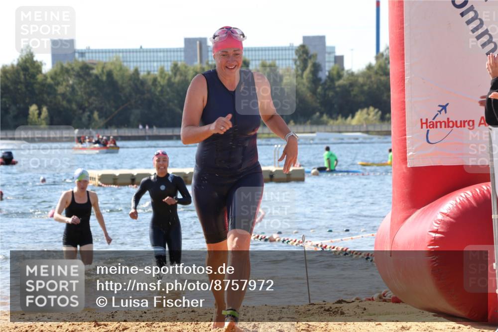 07.09.2025 - 19. Norderstedt Triathlon Luisa Fischer http://msf.ph/oto/8757972 07.09.2025 11:48:43 Schwimmen 767, 808, 1242 meine-sportfotos.de