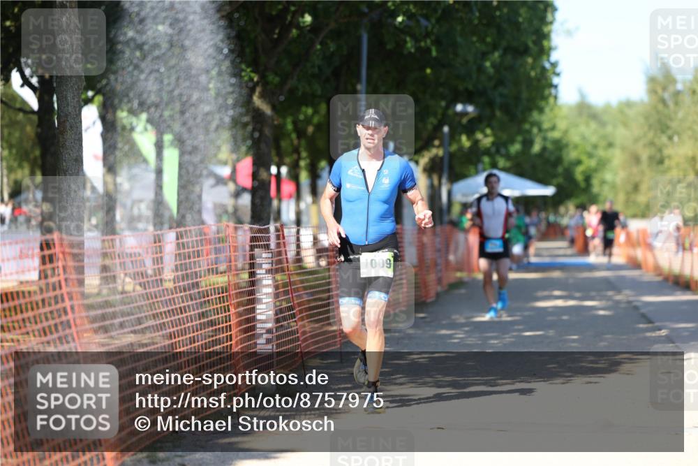 07.09.2025 - 19. Norderstedt Triathlon Michael Strokosch http://msf.ph/oto/8757975 07.09.2025 14:55:52 Laufen 863, 1009, 1026 meine-sportfotos.de