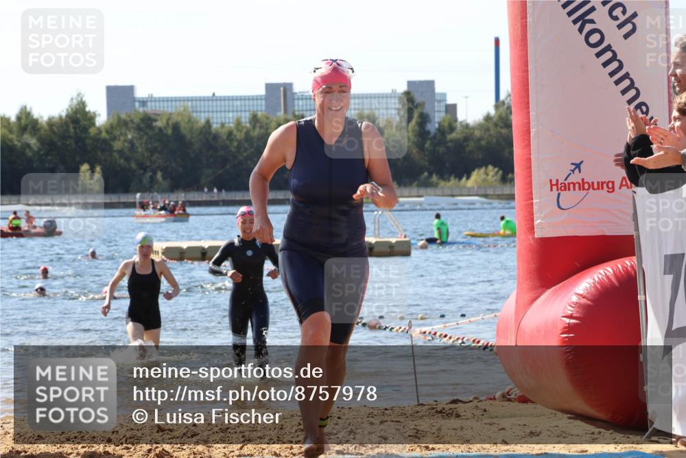 07.09.2025 - 19. Norderstedt Triathlon Luisa Fischer http://msf.ph/oto/8757978 07.09.2025 11:48:43 Schwimmen 767, 808, 1242 meine-sportfotos.de