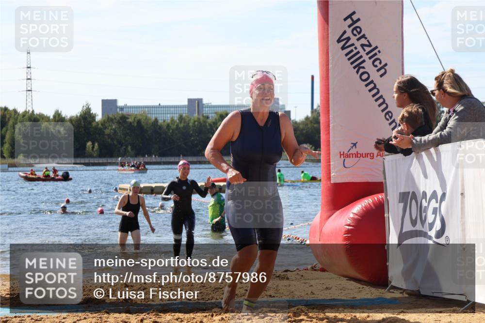 07.09.2025 - 19. Norderstedt Triathlon Luisa Fischer http://msf.ph/oto/8757986 07.09.2025 11:48:44 Schwimmen 208, 767, 808, 1242 meine-sportfotos.de