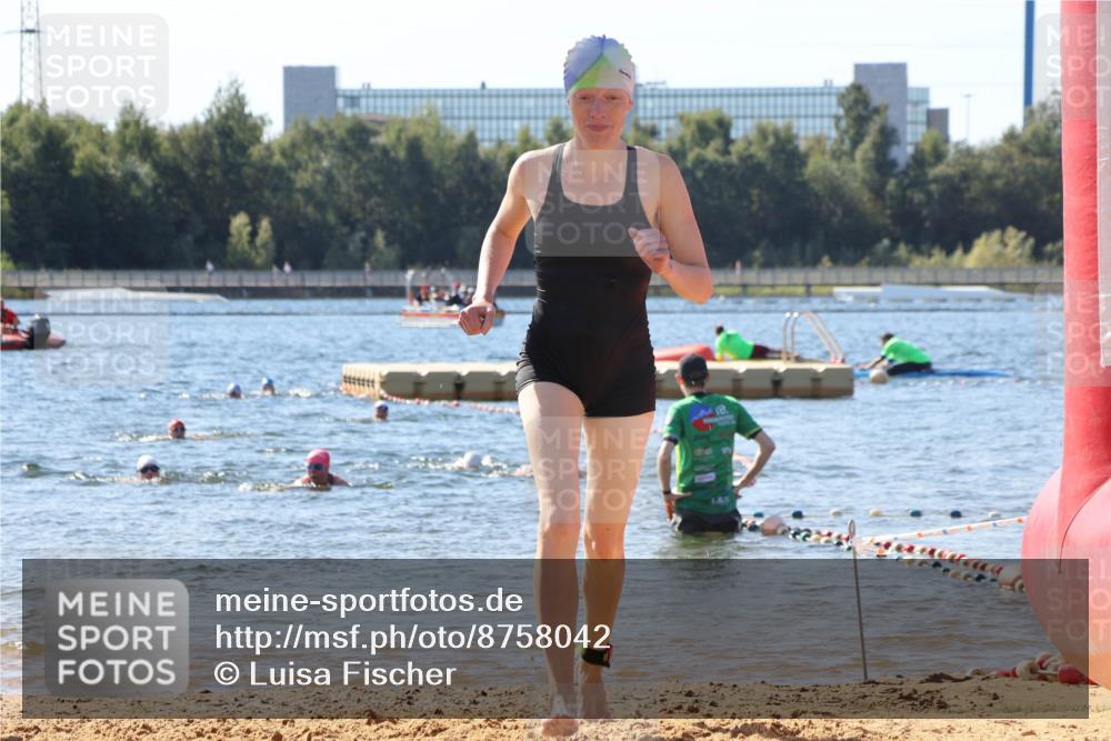 07.09.2025 - 19. Norderstedt Triathlon Luisa Fischer http://msf.ph/oto/8758042 07.09.2025 11:48:50 Schwimmen 208, 767, 1242 meine-sportfotos.de
