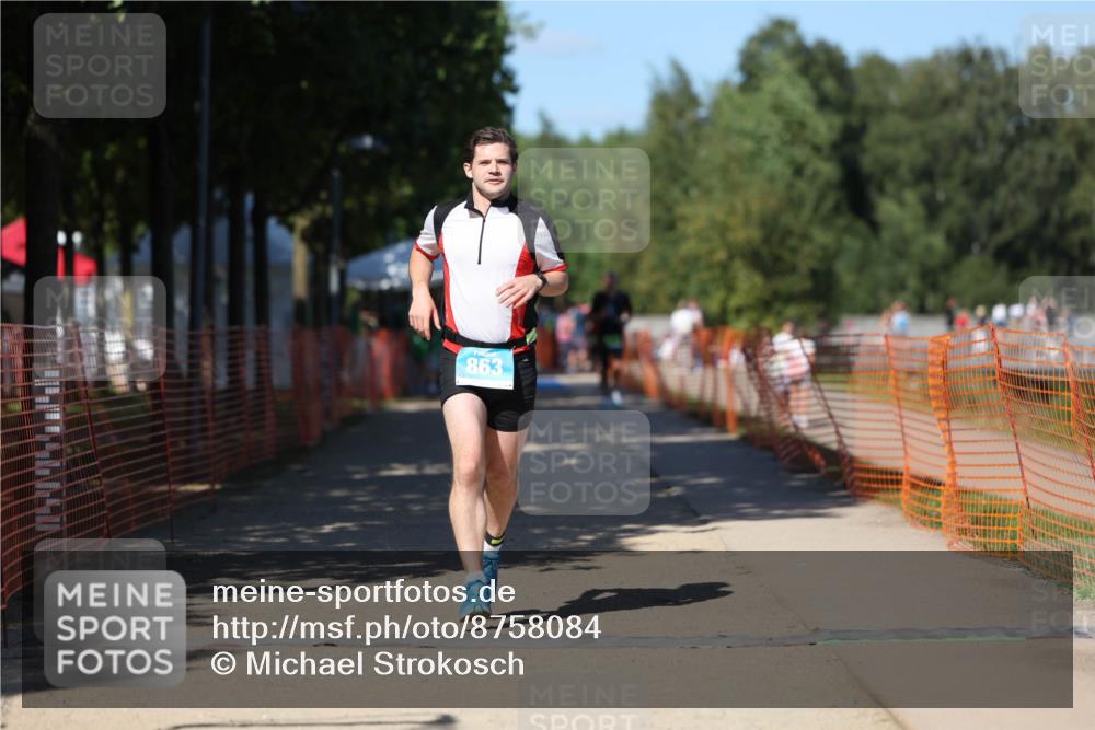 07.09.2025 - 19. Norderstedt Triathlon Michael Strokosch http://msf.ph/oto/8758084 07.09.2025 14:55:57 Laufen 863, 1009 meine-sportfotos.de