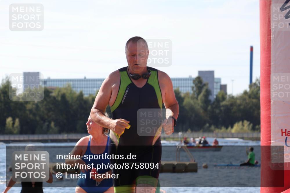 07.09.2025 - 19. Norderstedt Triathlon Luisa Fischer http://msf.ph/oto/8758094 07.09.2025 11:49:12 Schwimmen 217, 709, 725 meine-sportfotos.de