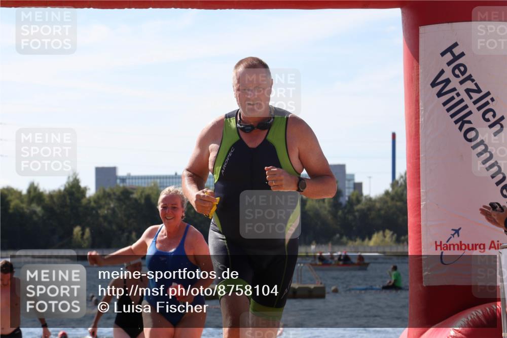 07.09.2025 - 19. Norderstedt Triathlon Luisa Fischer http://msf.ph/oto/8758104 07.09.2025 11:49:13 Schwimmen 217, 709, 725 meine-sportfotos.de