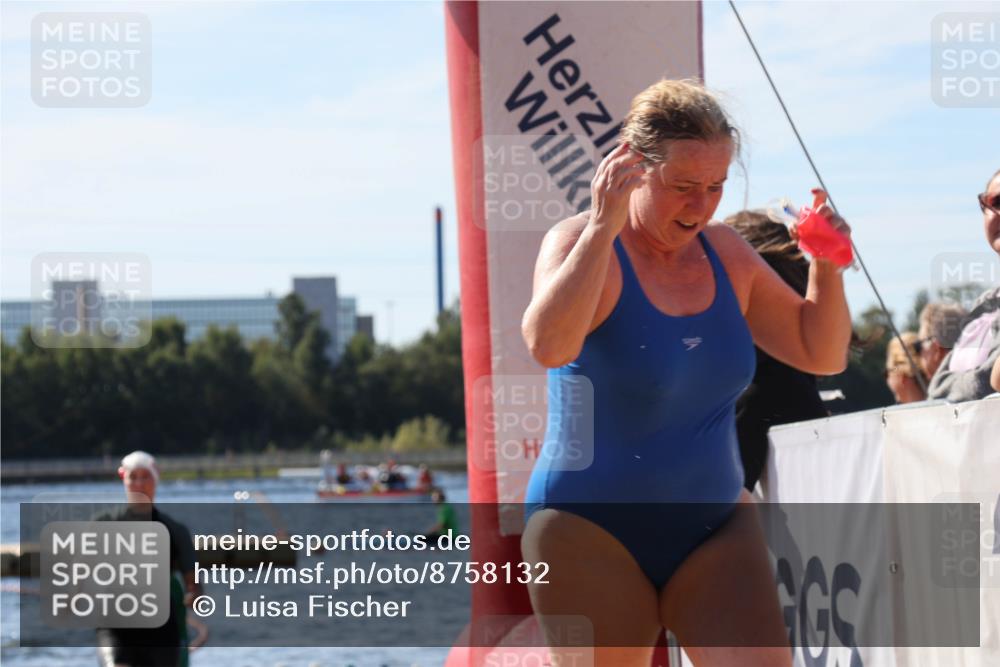 07.09.2025 - 19. Norderstedt Triathlon Luisa Fischer http://msf.ph/oto/8758132 07.09.2025 11:49:15 Schwimmen 217, 290, 709, 725 meine-sportfotos.de
