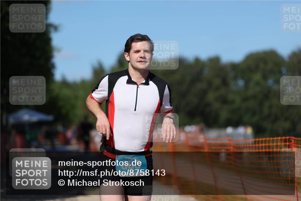 07.09.2025 - 19. Norderstedt Triathlon Michael Strokosch http://msf.ph/oto/8758143 07.09.2025 14:55:58 Laufen 863 meine-sportfotos.de