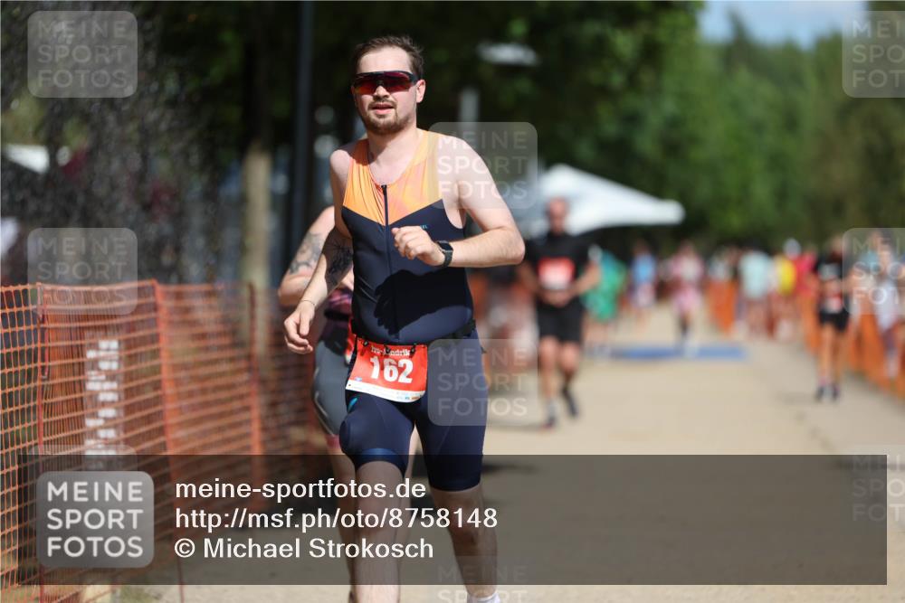 07.09.2025 - 19. Norderstedt Triathlon Michael Strokosch http://msf.ph/oto/8758148 07.09.2025 12:51:25 Laufen 162, 163, 761 meine-sportfotos.de