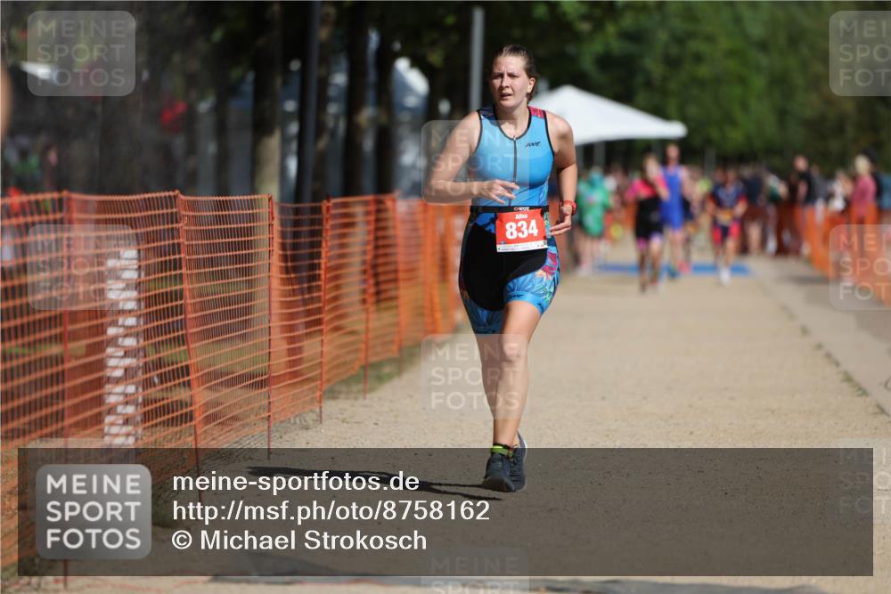07.09.2025 - 19. Norderstedt Triathlon Michael Strokosch http://msf.ph/oto/8758162 07.09.2025 12:05:16 Laufen 795, 833, 834, 1333 meine-sportfotos.de