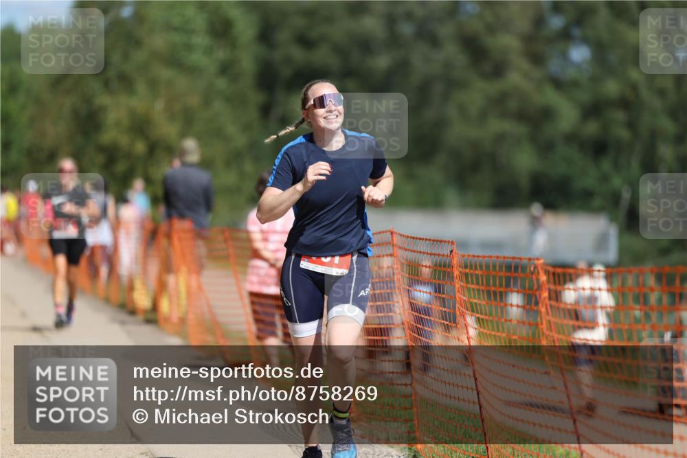 07.09.2025 - 19. Norderstedt Triathlon Michael Strokosch http://msf.ph/oto/8758269 07.09.2025 12:51:30 Laufen 162, 163, 239, 761, 1331 meine-sportfotos.de