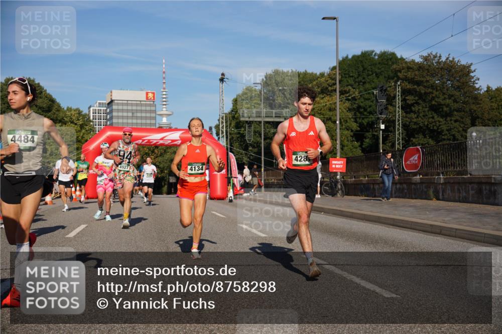 07.09.2025 - BARMER Alsterlauf Yannick Fuchs http://msf.ph/oto/8758298 07.09.2025 09:39:05 Laufen 4484, 94, 4927, 4134, 428 meine-sportfotos.de