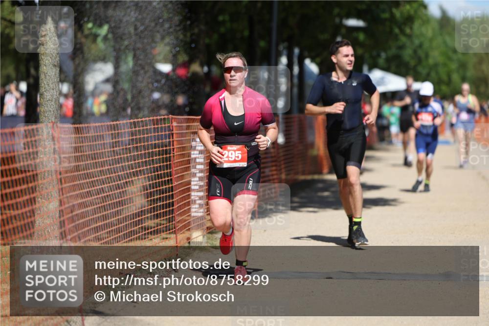 07.09.2025 - 19. Norderstedt Triathlon Michael Strokosch http://msf.ph/oto/8758299 07.09.2025 13:13:59 Laufen 171, 295, 1376 meine-sportfotos.de