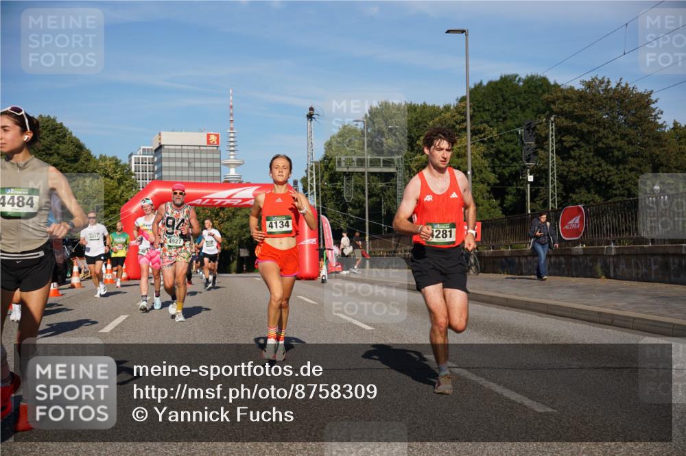 07.09.2025 - BARMER Alsterlauf Yannick Fuchs http://msf.ph/oto/8758309 07.09.2025 09:39:05 Laufen 4484, 94, 6011, 4927, 4134, 281 meine-sportfotos.de