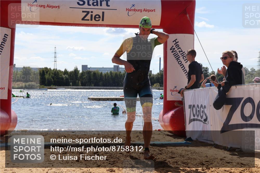07.09.2025 - 19. Norderstedt Triathlon Luisa Fischer http://msf.ph/oto/8758312 07.09.2025 13:36:34 Schwimmen 1032 meine-sportfotos.de