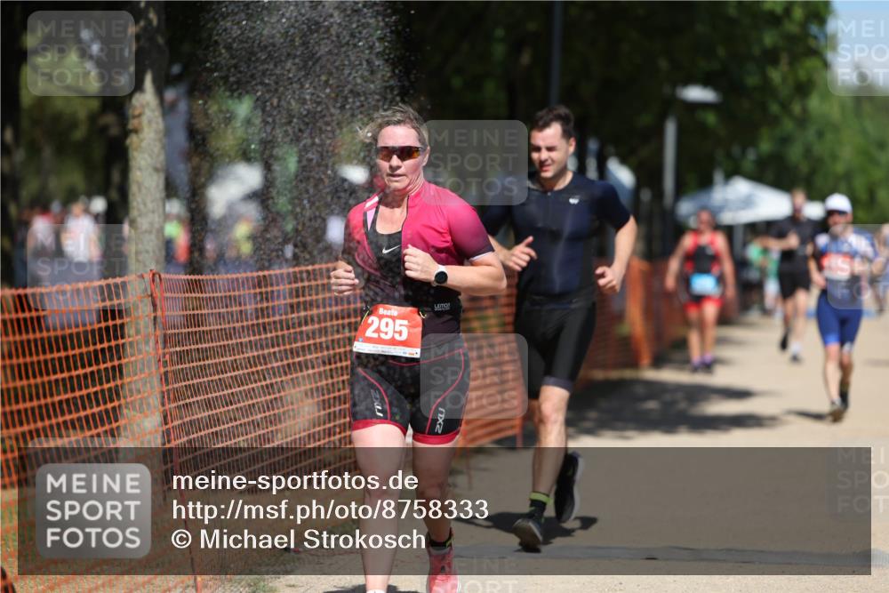 07.09.2025 - 19. Norderstedt Triathlon Michael Strokosch http://msf.ph/oto/8758333 07.09.2025 13:13:59 Laufen 171, 295, 1376 meine-sportfotos.de