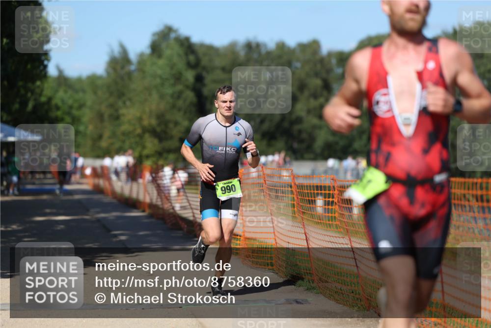 07.09.2025 - 19. Norderstedt Triathlon Michael Strokosch http://msf.ph/oto/8758360 07.09.2025 14:56:12 Laufen 961, 990, 1036 meine-sportfotos.de