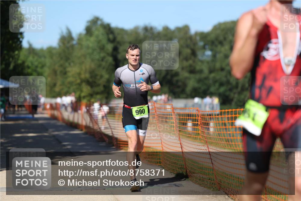 07.09.2025 - 19. Norderstedt Triathlon Michael Strokosch http://msf.ph/oto/8758371 07.09.2025 14:56:13 Laufen 961, 990, 1036 meine-sportfotos.de