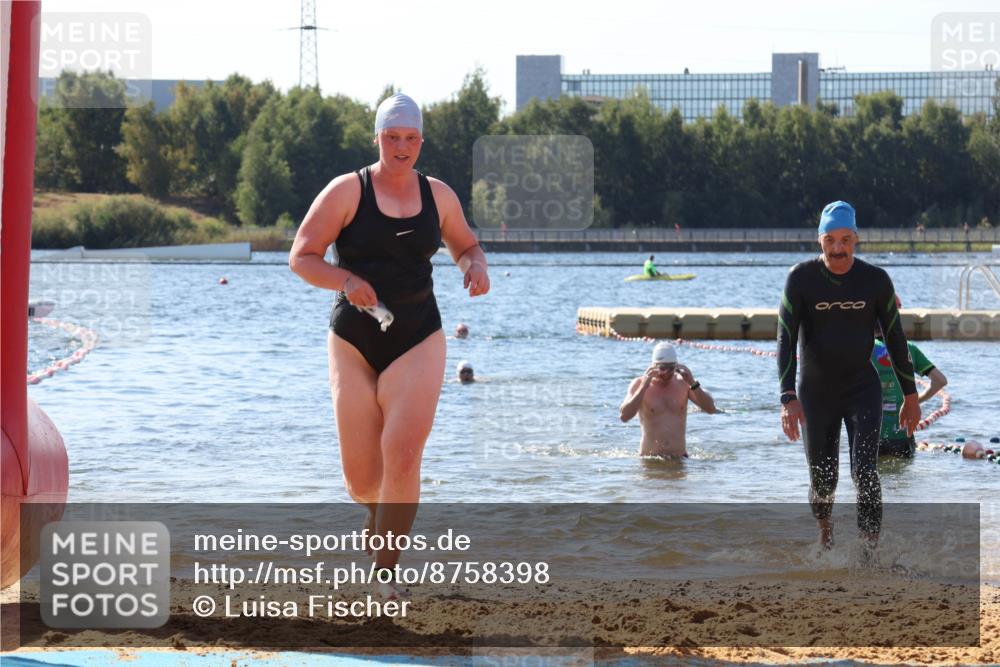 07.09.2025 - 19. Norderstedt Triathlon Luisa Fischer http://msf.ph/oto/8758398 07.09.2025 11:50:04 Schwimmen 757, 762 meine-sportfotos.de