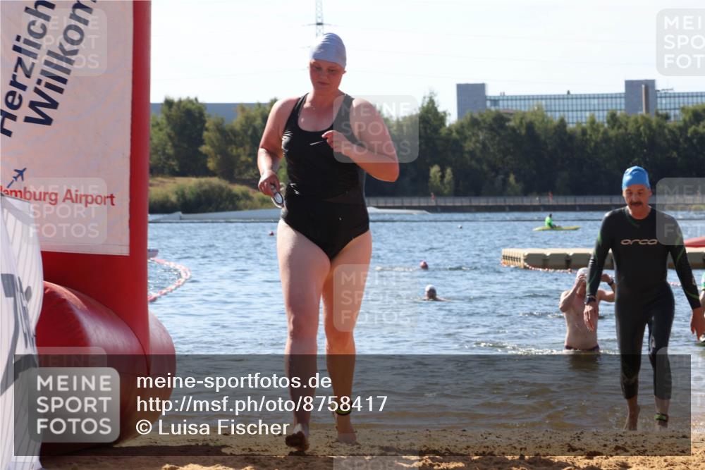 07.09.2025 - 19. Norderstedt Triathlon Luisa Fischer http://msf.ph/oto/8758417 07.09.2025 11:50:05 Schwimmen 757, 762 meine-sportfotos.de