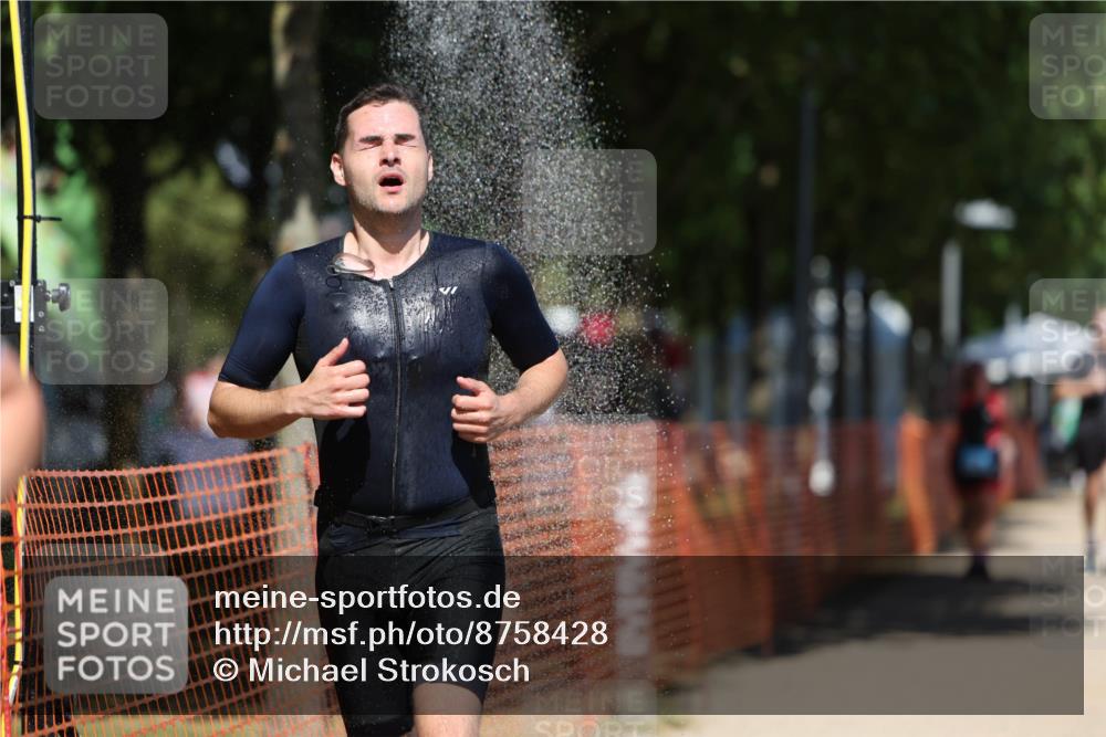 07.09.2025 - 19. Norderstedt Triathlon Michael Strokosch http://msf.ph/oto/8758428 07.09.2025 13:14:01 Laufen 171, 177, 295, 351, 1376 meine-sportfotos.de
