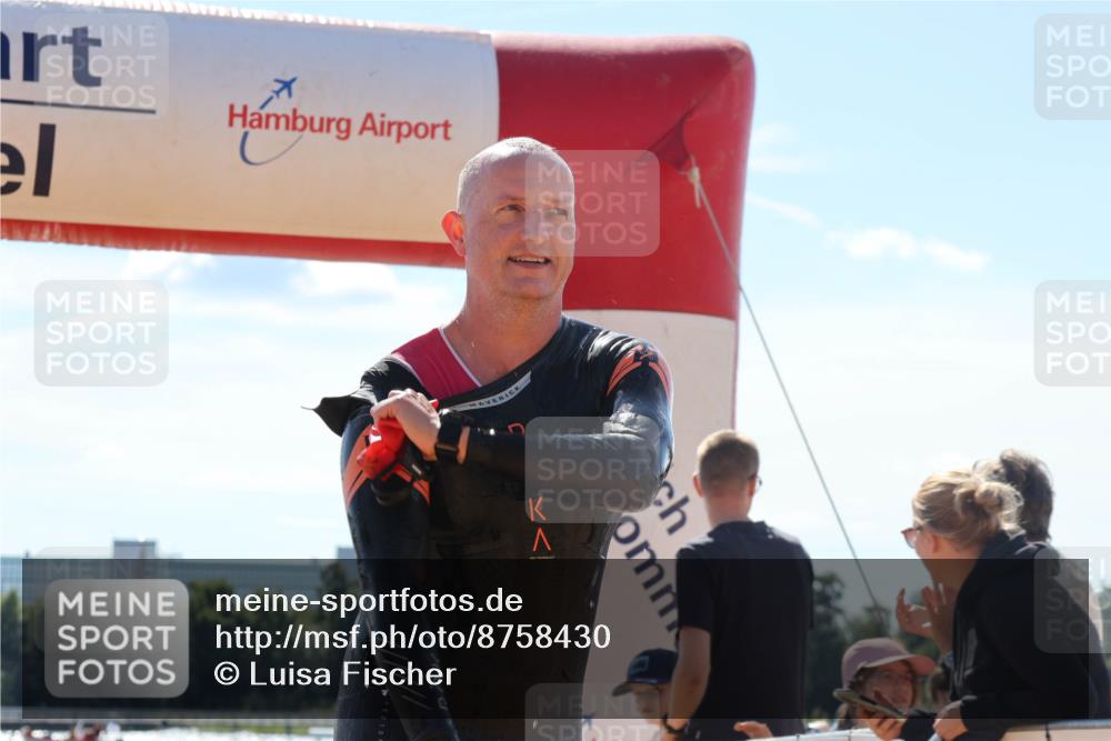 07.09.2025 - 19. Norderstedt Triathlon Luisa Fischer http://msf.ph/oto/8758430 07.09.2025 13:37:21 Schwimmen 900, 1022 meine-sportfotos.de
