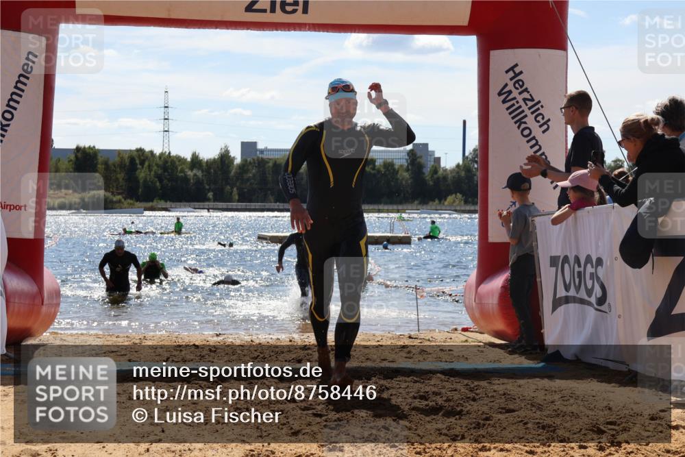 07.09.2025 - 19. Norderstedt Triathlon Luisa Fischer http://msf.ph/oto/8758446 07.09.2025 13:37:44 Schwimmen 361, 1456 meine-sportfotos.de
