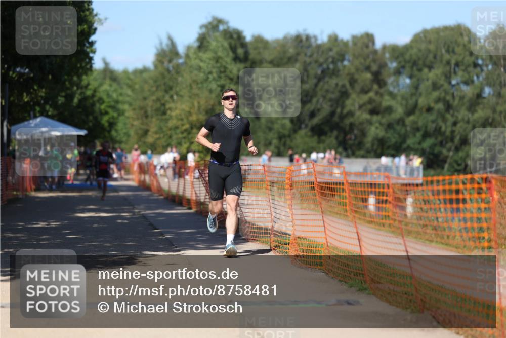 07.09.2025 - 19. Norderstedt Triathlon Michael Strokosch http://msf.ph/oto/8758481 07.09.2025 14:56:24 Laufen 877 meine-sportfotos.de
