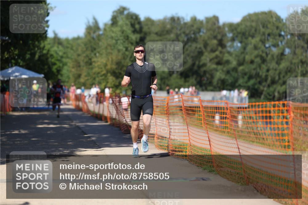 07.09.2025 - 19. Norderstedt Triathlon Michael Strokosch http://msf.ph/oto/8758505 07.09.2025 14:56:24 Laufen 877 meine-sportfotos.de