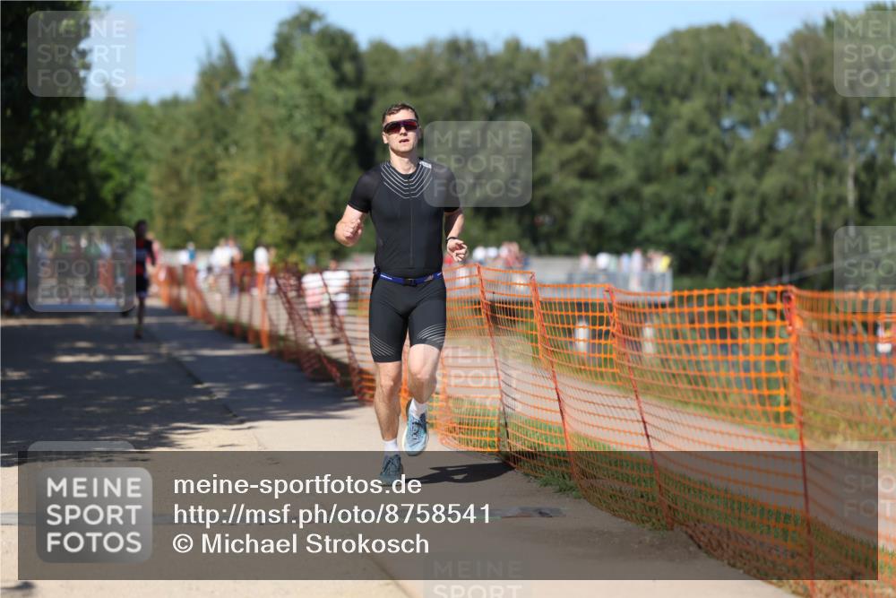 07.09.2025 - 19. Norderstedt Triathlon Michael Strokosch http://msf.ph/oto/8758541 07.09.2025 14:56:25 Laufen 877 meine-sportfotos.de