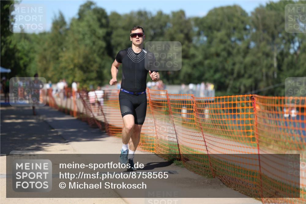 07.09.2025 - 19. Norderstedt Triathlon Michael Strokosch http://msf.ph/oto/8758565 07.09.2025 14:56:25 Laufen 877 meine-sportfotos.de
