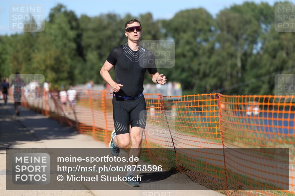 07.09.2025 - 19. Norderstedt Triathlon Michael Strokosch http://msf.ph/oto/8758596 07.09.2025 14:56:26 Laufen 877, 982 meine-sportfotos.de