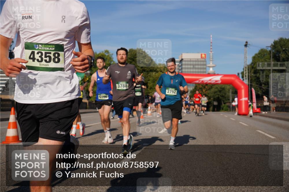 07.09.2025 - BARMER Alsterlauf Yannick Fuchs http://msf.ph/oto/8758597 07.09.2025 09:39:10 Laufen 36, 4358, 6160, 3788, 2792 meine-sportfotos.de