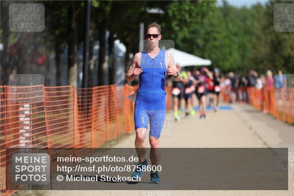 07.09.2025 - 19. Norderstedt Triathlon Michael Strokosch http://msf.ph/oto/8758600 07.09.2025 12:05:35 Laufen 1181, 1193, 1228 meine-sportfotos.de