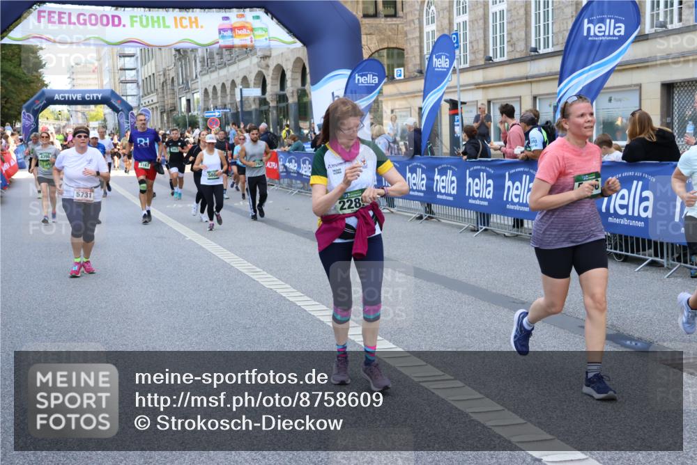07.09.2025 - BARMER Alsterlauf Strokosch-Dieckow http://msf.ph/oto/8758609 07.09.2025 10:13:28 Ziel 2235, 2387, 2875, 2876, 2892, 3031, 3085, 3086, 3181, 3332, 3333, 3334, 3373, 3379, 3424, 3425, 3564, 3644, 3833, 4181, 4548, 4690, 4716, 4718, 4761, 4958, 5054, 5059, 5414, 5447, 5502, 5709, 5743, 6317, 6318, 6329, 6331, 8417 meine-sportfotos.de
