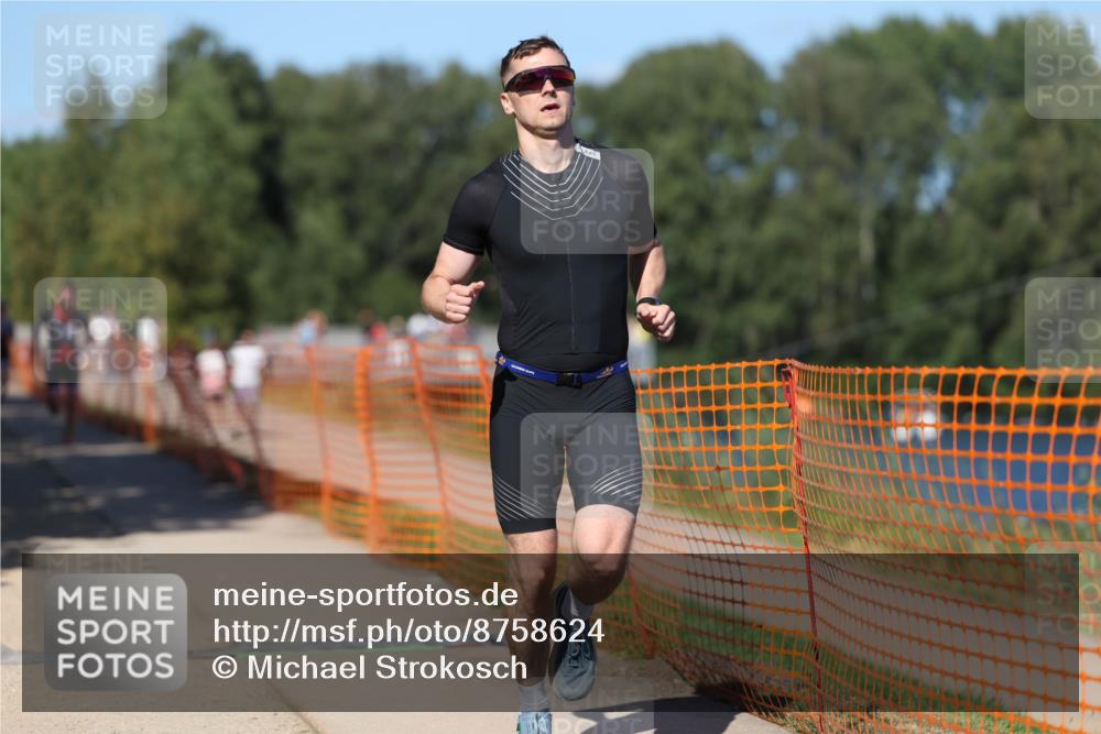 07.09.2025 - 19. Norderstedt Triathlon Michael Strokosch http://msf.ph/oto/8758624 07.09.2025 14:56:26 Laufen 877, 982 meine-sportfotos.de