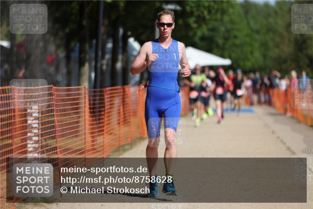 07.09.2025 - 19. Norderstedt Triathlon Michael Strokosch http://msf.ph/oto/8758628 07.09.2025 12:05:36 Laufen 1181, 1193, 1228 meine-sportfotos.de