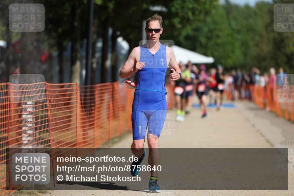 07.09.2025 - 19. Norderstedt Triathlon Michael Strokosch http://msf.ph/oto/8758640 07.09.2025 12:05:36 Laufen 1181, 1193, 1228 meine-sportfotos.de