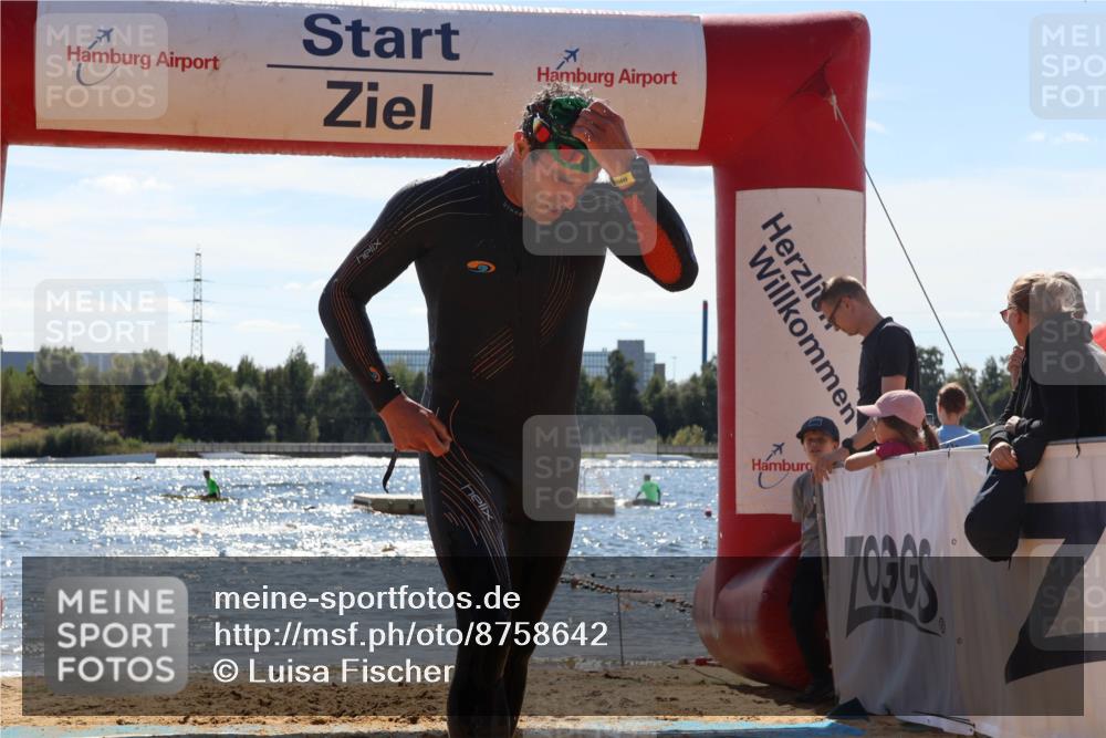 07.09.2025 - 19. Norderstedt Triathlon Luisa Fischer http://msf.ph/oto/8758642 07.09.2025 13:38:38 Schwimmen 1012 meine-sportfotos.de