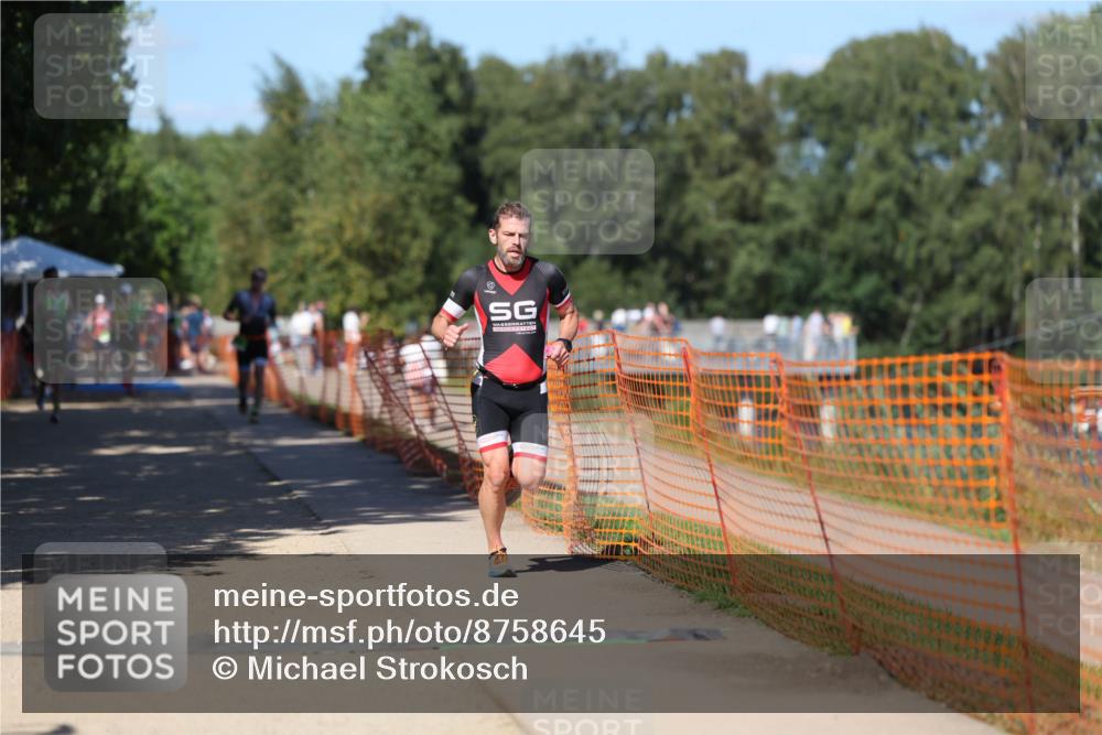 07.09.2025 - 19. Norderstedt Triathlon Michael Strokosch http://msf.ph/oto/8758645 07.09.2025 14:56:32 Laufen 982 meine-sportfotos.de