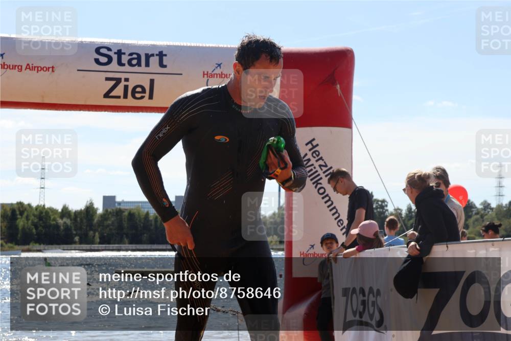 07.09.2025 - 19. Norderstedt Triathlon Luisa Fischer http://msf.ph/oto/8758646 07.09.2025 13:38:38 Schwimmen 1012 meine-sportfotos.de