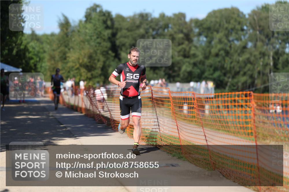 07.09.2025 - 19. Norderstedt Triathlon Michael Strokosch http://msf.ph/oto/8758655 07.09.2025 14:56:32 Laufen 982 meine-sportfotos.de