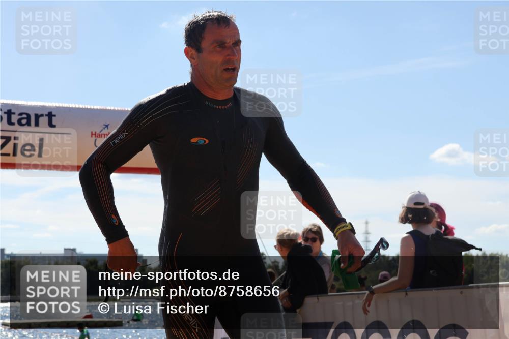 07.09.2025 - 19. Norderstedt Triathlon Luisa Fischer http://msf.ph/oto/8758656 07.09.2025 13:38:39 Schwimmen 1012 meine-sportfotos.de