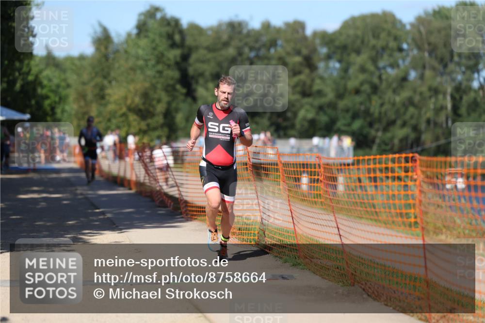 07.09.2025 - 19. Norderstedt Triathlon Michael Strokosch http://msf.ph/oto/8758664 07.09.2025 14:56:32 Laufen 982 meine-sportfotos.de