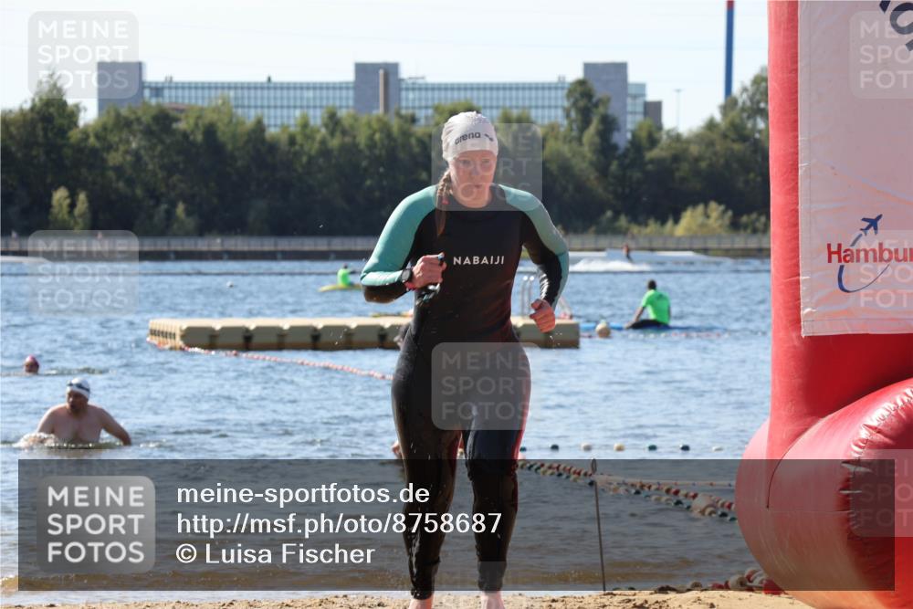 07.09.2025 - 19. Norderstedt Triathlon Luisa Fischer http://msf.ph/oto/8758687 07.09.2025 11:50:23 Schwimmen 273, 828 meine-sportfotos.de
