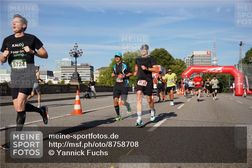 07.09.2025 - BARMER Alsterlauf Yannick Fuchs http://msf.ph/oto/8758708 07.09.2025 09:39:13 Laufen 5724, 2357, 4131, 729, 4389 meine-sportfotos.de