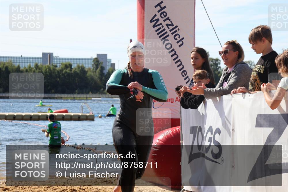 07.09.2025 - 19. Norderstedt Triathlon Luisa Fischer http://msf.ph/oto/8758711 07.09.2025 11:50:24 Schwimmen 273, 828 meine-sportfotos.de