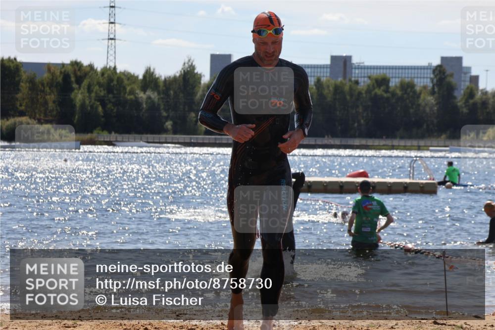 07.09.2025 - 19. Norderstedt Triathlon Luisa Fischer http://msf.ph/oto/8758730 07.09.2025 13:39:15 Schwimmen 977, 1000 meine-sportfotos.de