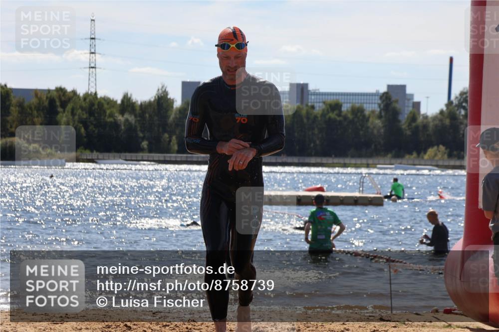 07.09.2025 - 19. Norderstedt Triathlon Luisa Fischer http://msf.ph/oto/8758739 07.09.2025 13:39:16 Schwimmen 977, 1000 meine-sportfotos.de